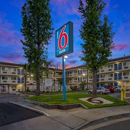 Motel 6-San Bernardino, Ca - North Serrano Village ภายนอก รูปภาพ