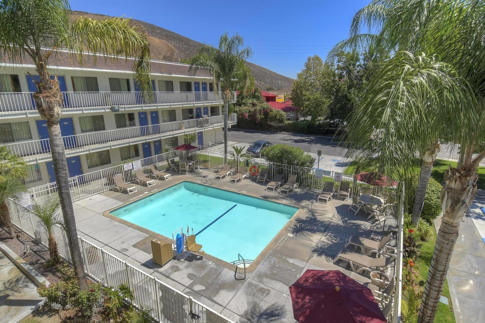 Motel 6-San Bernardino, Ca - North Serrano Village ภายนอก รูปภาพ