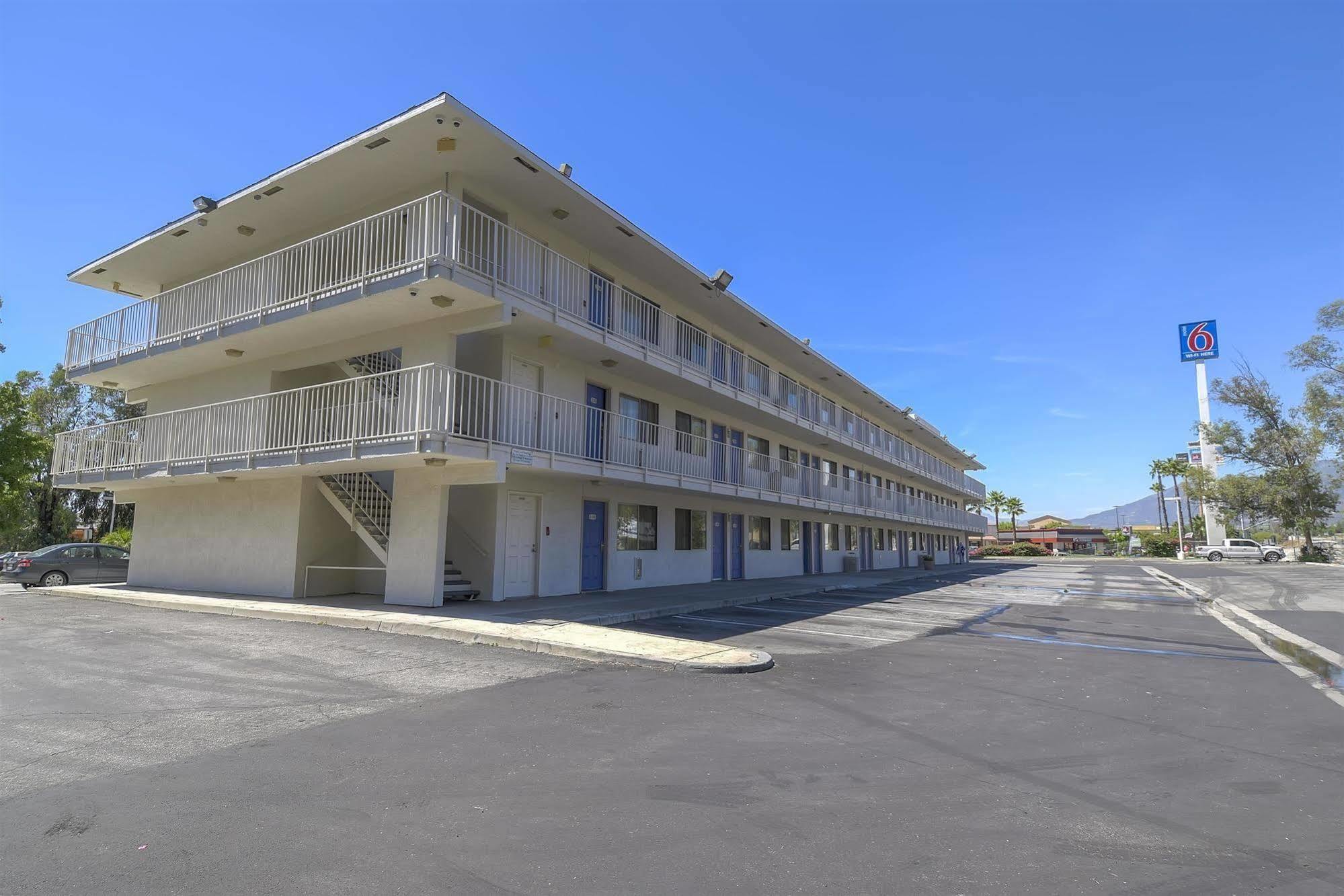 Motel 6-San Bernardino, Ca - North Serrano Village ภายนอก รูปภาพ